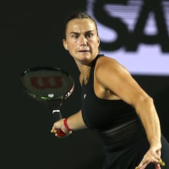 Sabalenka arrasa a Sakkari y Pegula sorprende a Rybakina