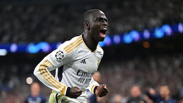 Mendy festeja con el Real Madrid, en Champions.