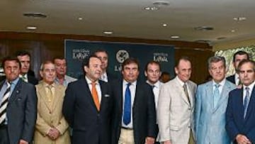 <b>EL CAMBIO QUE SE AVECINA. </b>Consejo de Administración del Betis,. Cambiará. Pero muchos puede formar parte del nuevo que presidiría Francisco Sánchez. Cambios.