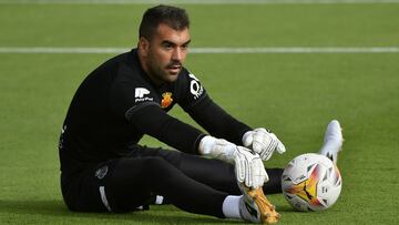 El jugador del Mallorca Manolo Reina durante un entrenamiento con el equipo.