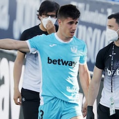 Bustinza jugó lesionado contra el Sabadell desde el primer minuto