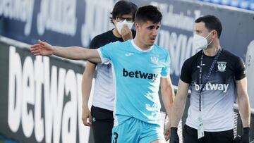 Bustinza jugó lesionado contra el Sabadell desde el primer minuto