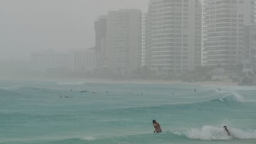Helene se intensifica a tormenta tropical y se espera que toque tierra como huracán de categoría 3 en Florida. Sigue su trayectoria en tiempo real.