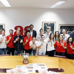 Las campeonas de Europa visitaron la redacción de AS