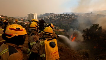 Viña del Mar, 3 de febrero 2024.
Incendio arrasa con fuerza en el sector de Villa Dulce

Andres Pina/Aton Chile