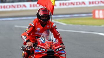 Márquez en su vuelta de honor a Motegi.