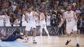 19/06/19 BALONCESTO BASKET TERCER PARTIDO 
 PLAYOFF FINAL LIGA ACB LIGA ENDESA 
 BARCELONA LASSA - REAL  MADRID
 JUGADA A 10 SEGUNDOS DEL FIN 
 GUSTAVO AYON Y SERGIO LLULL