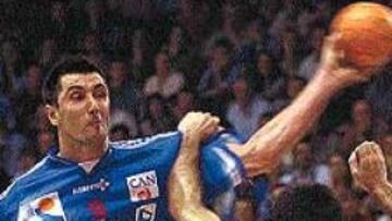 <b>DESENLACE FALLIDO.</B> El Portland se estrelló en los minutos finales.