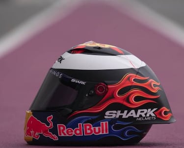 Lorenzo estrena casco: "No soy un gran piloto, soy un campeón"