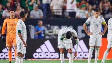  Edson Alvarez of Mexico during the game Mexico (Mexican National Team) vs Uruguay, the Friendly match in preparation for the FIFA World Cup Qatar 2022, at State Farm Stadium, on June 02, 2022.

<br><br>

 Edson Alvarez de Mexico durante el partido Mexico (Seleccion Nacional Mexicana) vs Uruguay, Amistoso de preparacion para la Copa Mundial de la FIFA Qatar 2022, en el Estadio State Farm, el 02 de junio de 2022.