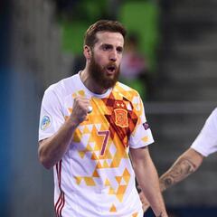 Una España al alza, ante la fría Ucrania por las semifinales