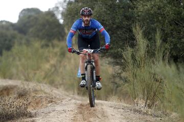 El Du Cross de Aldea del Fresno prometía diversión gracias a un original trazado que aprovechó al máximo el terreno del entorno natural del Parque Fluvial del río Alberche en su confluencia con el río Perales. Y el resultado fue el esperado, con los duatletas satisfechos por la calidad de la prueba y por descubrir un emplazamiento al que muchos prometieron regresar. Los veteranos Julián Adrada y Beatriz Molina fueron los más rápidos de la general. 
