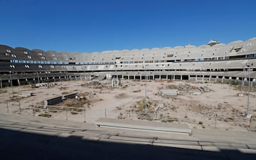 Así se encuentra el que será el nuevo estadio del Valencia Club de Fútbol. Las obras llevan trece años paradas.