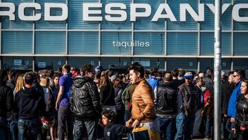 27/04/16 ESPANYOL SEGUIDORES Colas en las taquillas de Cornella El Prat