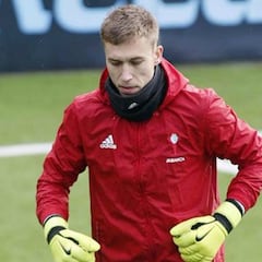 Rubén Blanco descubre la tranquilidad en la portería celeste