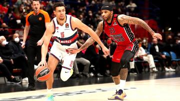 Wade Baldwin supera a Malcolm Delaney en el Armani Milán-Baskonia.