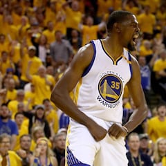 LeBron reacciona pero Durant y Curry no dan tregua: 2-0 Warriors