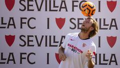 Rakitic bromea sobre Messi: "Le encontraremos un sitio aquí en Sevilla"