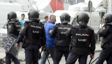 Incidentes entre policía y afionados italianos antes del comienzo del partido de semifinales de Champions League Real Madrid-Juventus.