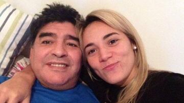 Diego Armando Maradona con su exnovia, Roc&iacute;o Oliva.
