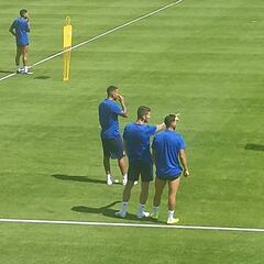 Overbooking en el lateral del Valencia: Piccini, Vezo y Montoya