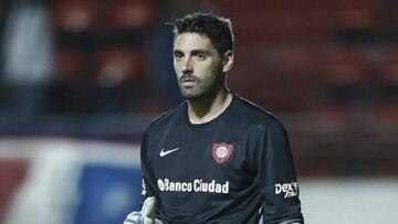 El veterano arquero de 33 años que perdió el puesto con el recientemente adquierido Monetti, será cedido a préstamo por un año al Querétaro.