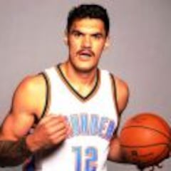 Steven Adams y sus 17 hermanos