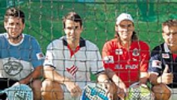 <b>LA SELECCIÓN. </b>De izq. a dcha., Óscar Inglés (presidente de la Asociación de profesionales del Pádel), Raúl Arias, Ricardo de las Heras, Juanjo Mieres, Pitu Losada y Chema Montes.