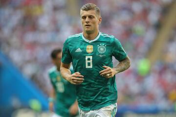 Sería un desastre ya no ver a Toni Kroos con la selección de Alemania. El diario 'Bild' de Alemania admitió que el mediocampista del Real Madrid piensa en ya no vestir la camiseta de los teutones.