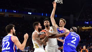 ISTANBUL, TURKEY - OCTOBER 24: Jeffery Taylor, #44 of Real Madrid and Jordan Mickey, #25 of Real Madrid in action during the 2019/2020 Turkish Airlines EuroLeague Regular Season Round 4 match between Anadolu Efes Istanbul and Real Madrid at Sinan Erdem Dome on October 24, 2019 in Istanbul, Turkey. (Photo by Aykut Akici/Euroleague Basketball via Getty Images)