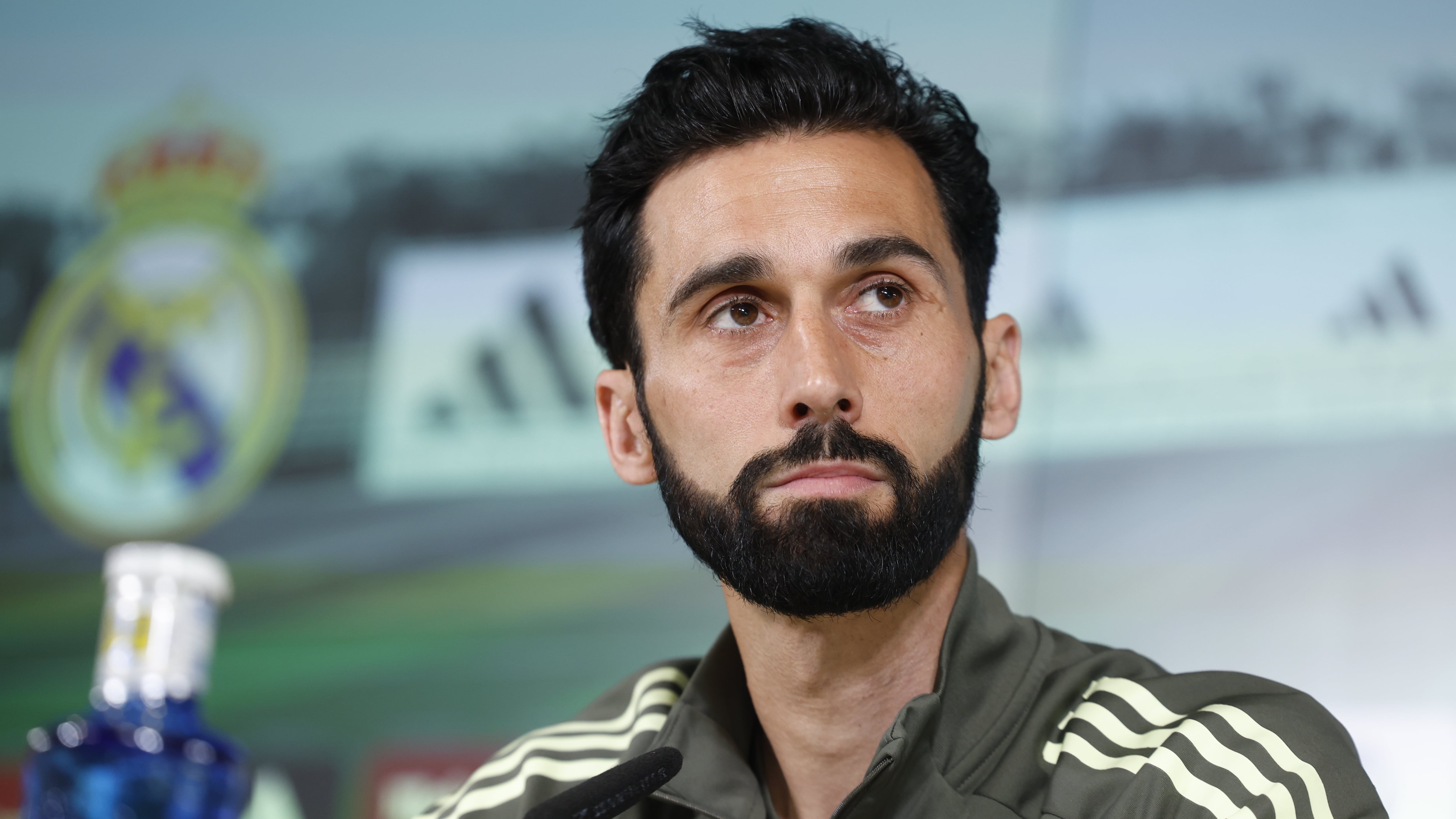 Arbeloa: “Estoy dispuesto a hacer una estatua de Rüdiger en mi jardín”