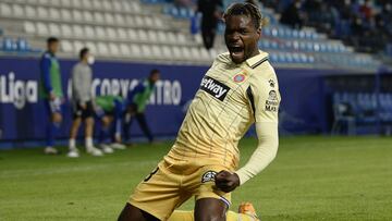 PONFERRADA, SPAIN - MAY 18: Landry Dimata of RCD Espanyol celebrates after scoring his sides third goal during the Liga Smartbank match betwen SD Ponferradina and RCD Espanyol de Barcelona at Estadio El Toralin on May 18, 2021 in Ponferrada, Spain. (Photo