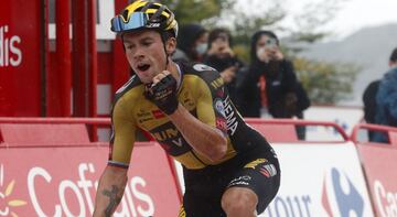 Primoz Roglic gana la etapa de hoy. 