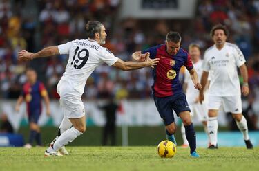 Fernando Sainz durante el Clásico de Leyendas en Puerto Rico entre Real Madrid y Barcelona en el Estadio Juan Ramón Loubriel​ en Bayamón.