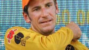 <b>PRIMER AMARILLO.</B> El ruso ha sorprendido a todos y se ha adjudicado la etapa.