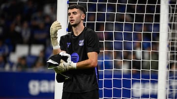 Joan García antes del partido de LaLiga EA Sports contra el Oviedo.