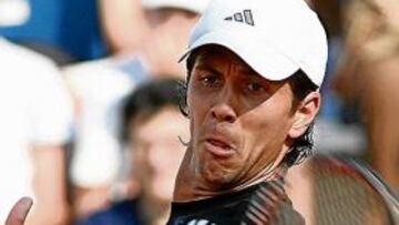 <b>PISANDO FUERTE. </b>Verdasco aplastó a Llodra y matizó opiniones.
