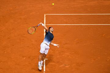 Rafael Nadal se impuso 6-3 y 6-3 sobre David Ferrer en los octavos de final del Conde de Godó de Barcelona.