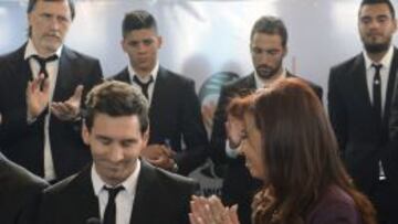 Leo Messi con la presidenta argentina Cristina Fernández de Kirchner.