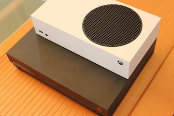 Xbox Series S en todo su esplendor: consola y mando al detalle
