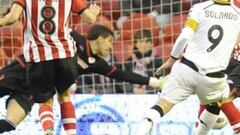 Soldado abate al Athletic, desgarrado sin Llorente