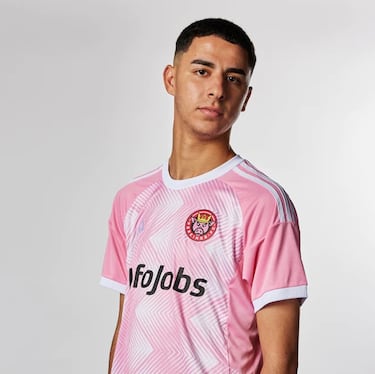 Así son las nuevas camisetas de la Kings League presentadas en los Premios Corona de Oro