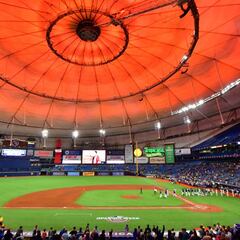 Tampa Bay Rays pagan boda de aficionados en Tropicana Field
