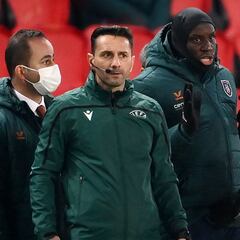 El cuarto árbitro del PSG-Istanbul vuelve a dirigir un partido