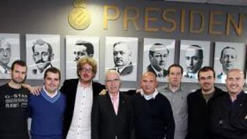 <b>CONDAL Y SUS ASES. </b>Sergio Fidalgo, Marc Bernad, Iván Molero, Santi Giménez, Ramon Condal, Carlos Mira, Alberto Martínez, Álex Biescas y Moisés Rodríguez, de TVE.