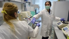 Las investigaciones para encontrar f&aacute;rmacos eficaces contra el coronavirus contin&uacute;an en todo el mundo. 