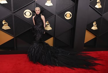 Lady Gaga posa en la alfombra roja.