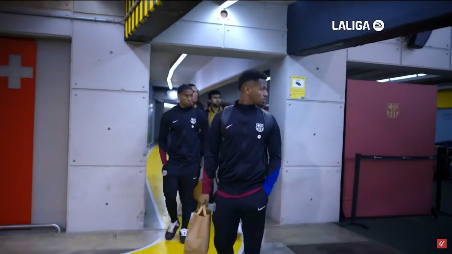Muy duro: la primera imagen de los jugadores del Barça tras saberse la muerte de Miñarro