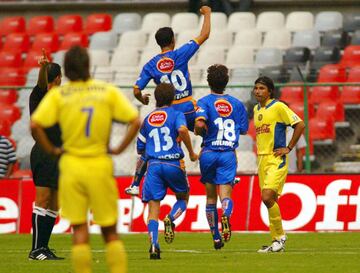 Una de las remontadas más recordadas que ha sufrido América. La ida la ganó 3-1 en El Volcán y parecía que la vuelta en el Azteca sería un trámite. Sin embargo, Tigres salió inspirado, venció con goles de Peralta, doblete de Gaitán y uno más de Julio César en tiempo de compensación.