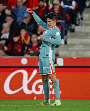 Giuliano Simeone celebra el 0-1 de Julián Álvarez. 
